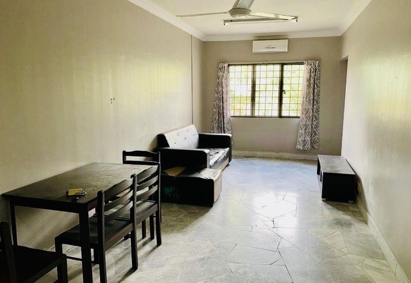 Dahlia Apartment ( Saujana Utama 2 )