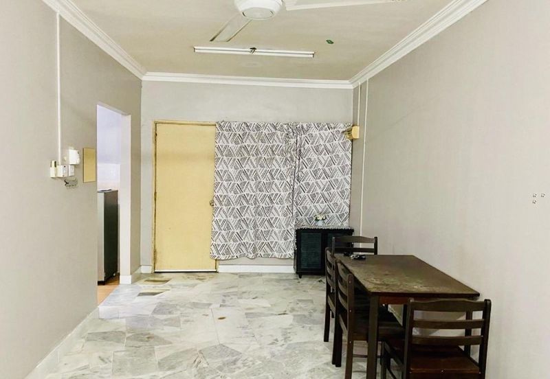 Dahlia Apartment ( Saujana Utama 2 )