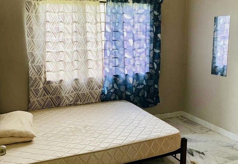 Dahlia Apartment ( Saujana Utama 2 )