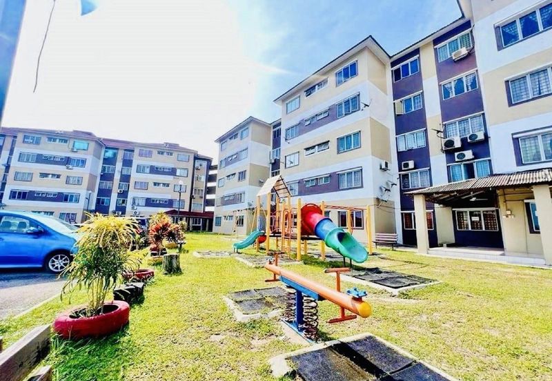 Dahlia Apartment ( Saujana Utama 2 )