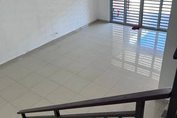 DOUBLE STOREY TERRACE SG PELEK SEPANG SELANGOR FOR SALE  