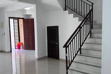 DOUBLE STOREY TERRACE SG PELEK SEPANG SELANGOR FOR SALE  