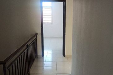 DOUBLE STOREY TERRACE SG PELEK SEPANG SELANGOR FOR SALE  
