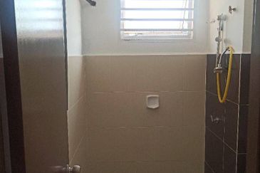 DOUBLE STOREY TERRACE SG PELEK SEPANG SELANGOR FOR SALE  