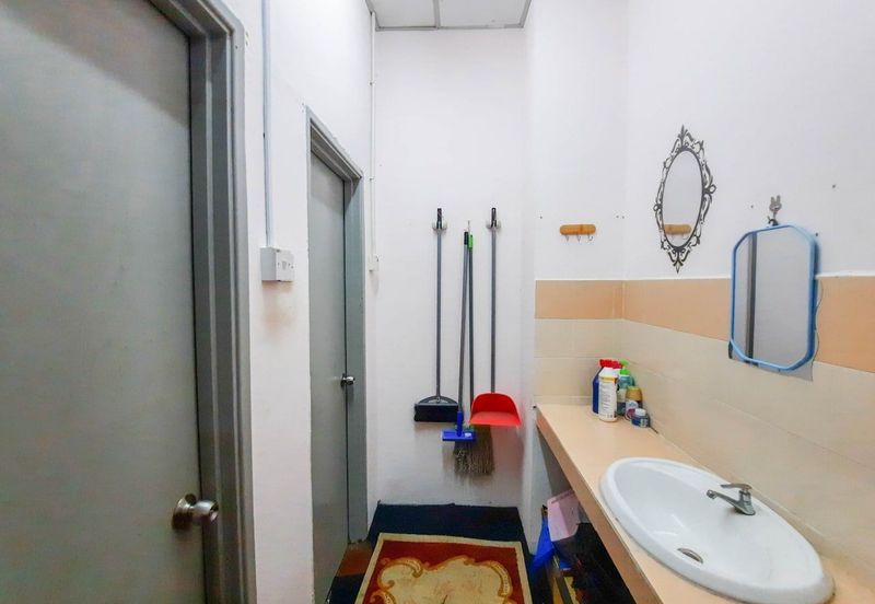 Residensi Bistaria, Ukay Bistari