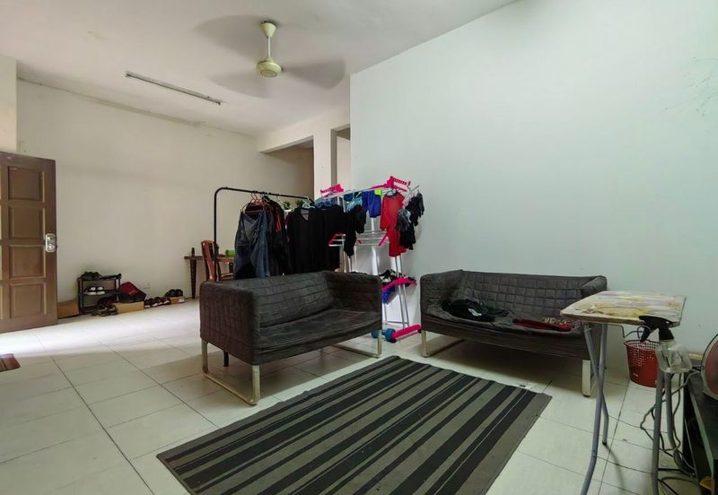 Jalan Warisan Mulia, Kota Warisan