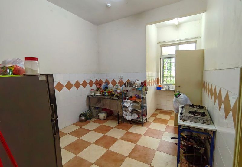 Jalan Warisan Mulia, Kota Warisan