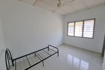 Dahlia Apartment, Pandan Indah