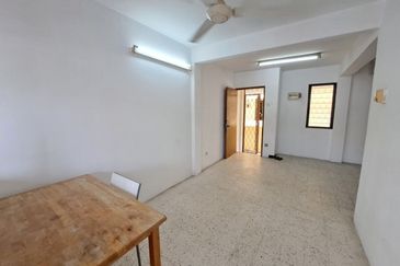 Dahlia Apartment, Pandan Indah