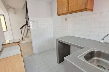 Dahlia Apartment, Pandan Indah