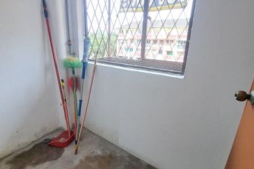 Dahlia Apartment, Pandan Indah