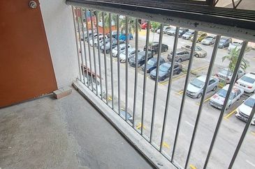 Dahlia Apartment, Pandan Indah