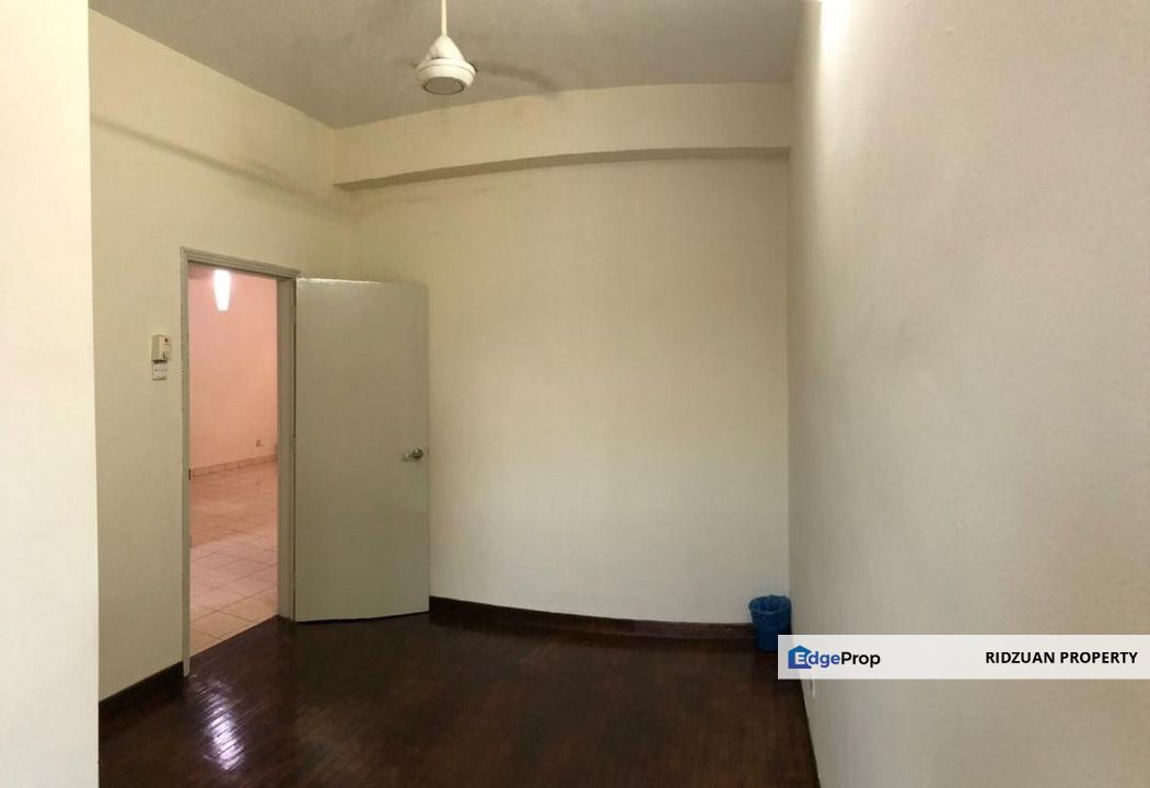 Non Bumi Duplex Townhouse Taman Sungai Besi Indah, Seri Kembangan FOR SALE , Selangor, Seri Kembangan