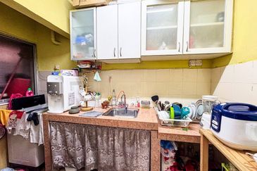 Apartment Saujana, Damansara Damai FOR SALE  