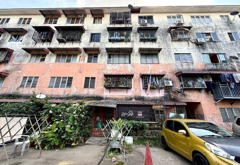 Taman Putra Budiman Flat