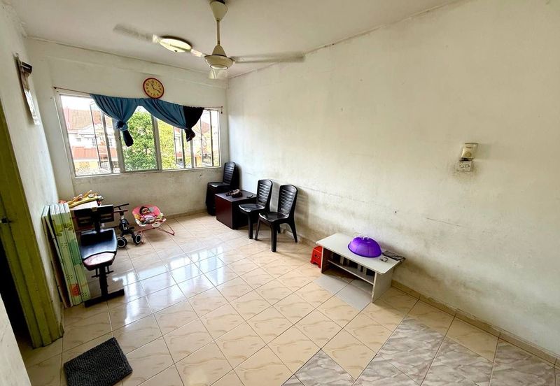 Taman Putra Budiman Flat