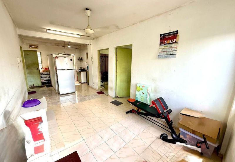 Taman Putra Budiman Flat