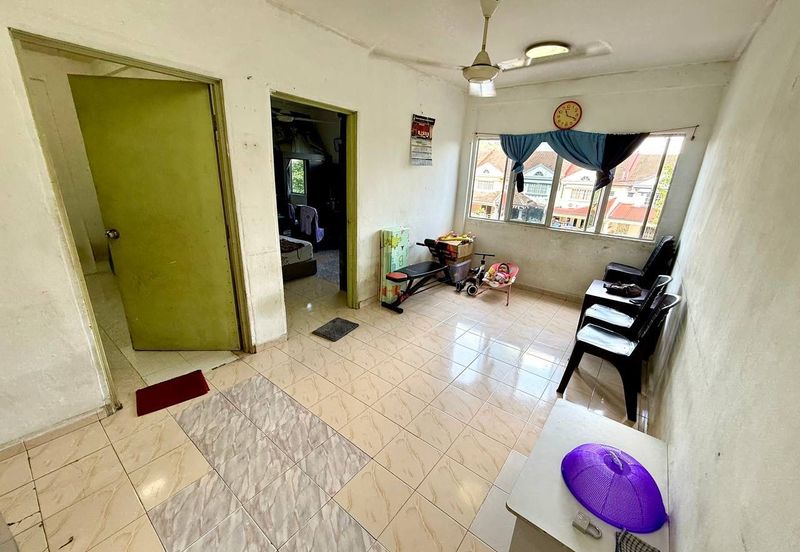 Taman Putra Budiman Flat