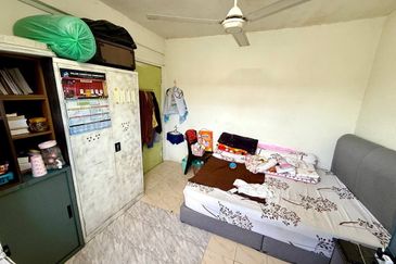 Taman Putra Budiman Flat