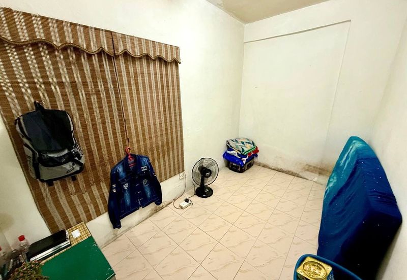 Taman Putra Budiman Flat