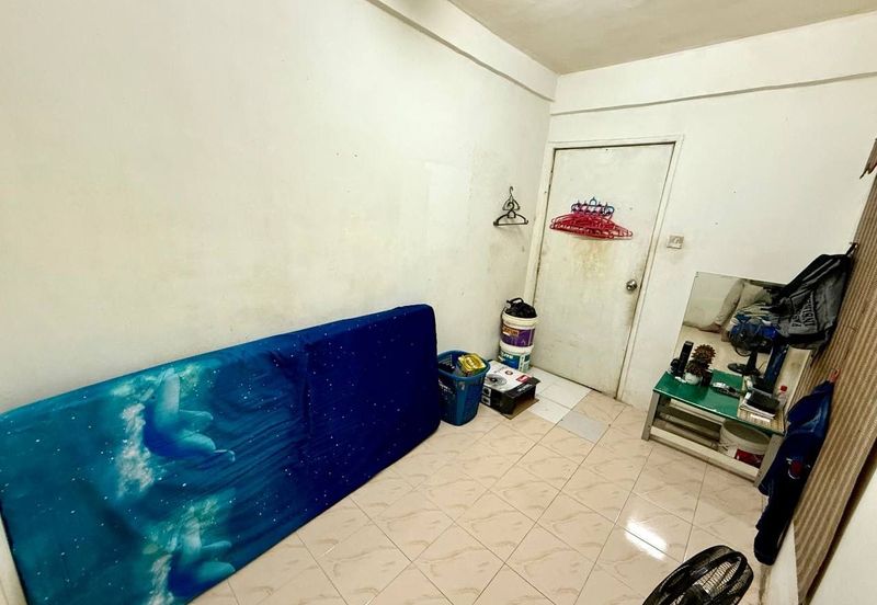 Taman Putra Budiman Flat