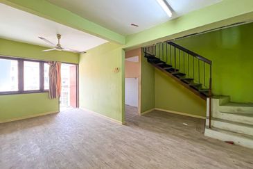 Dahlia Apartment, Pandan Indah