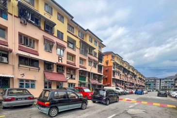 Dahlia Apartment, Pandan Indah