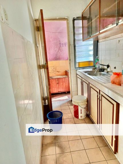 NEAR MRT | Vista Apartment, Damansara Damai, Selangor FOR SALE, Selangor, Petaling Jaya