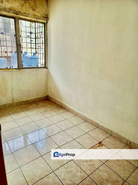 NEAR MRT | Vista Apartment, Damansara Damai, Selangor FOR SALE, Selangor, Petaling Jaya