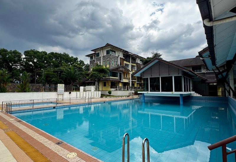 Avenue 6, Bandar Tun Hussein Onn