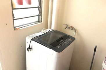 Residensi Bistaria, Ukay Bistari