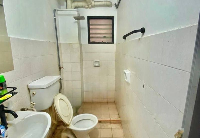 Menara Jade (Jade Tower), Taman Bukit Indah