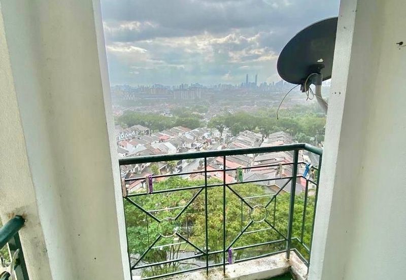 Menara Jade (Jade Tower), Taman Bukit Indah