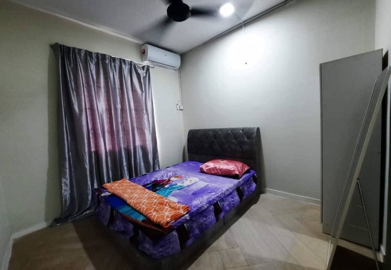 Vista Pinggiran, Taman Pinggiran Putra