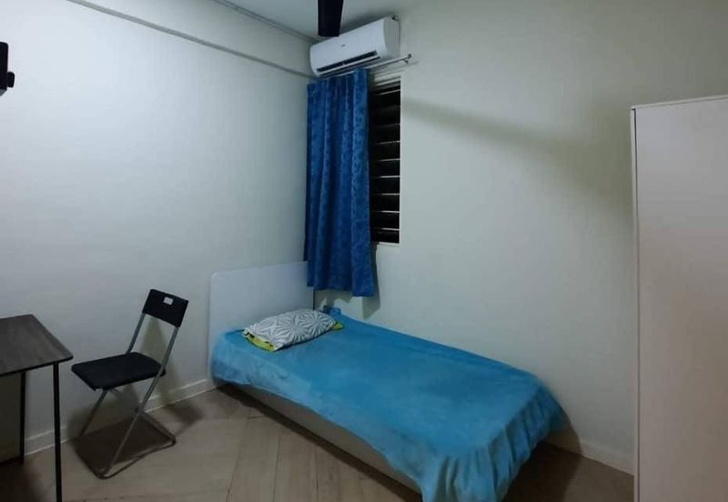 Vista Pinggiran, Taman Pinggiran Putra