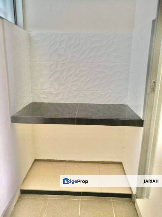 FREEHOLD BELOW SPA PRICE Green Park Residence Condominium Seri Kembangan for Sale - Near UPM Serdang  , Selangor, Seri Kembangan