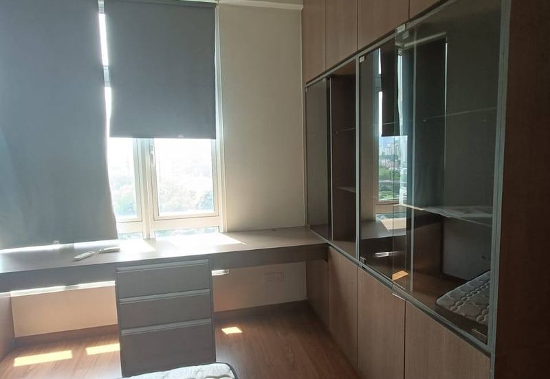 Royal Regent Sri Putramas III