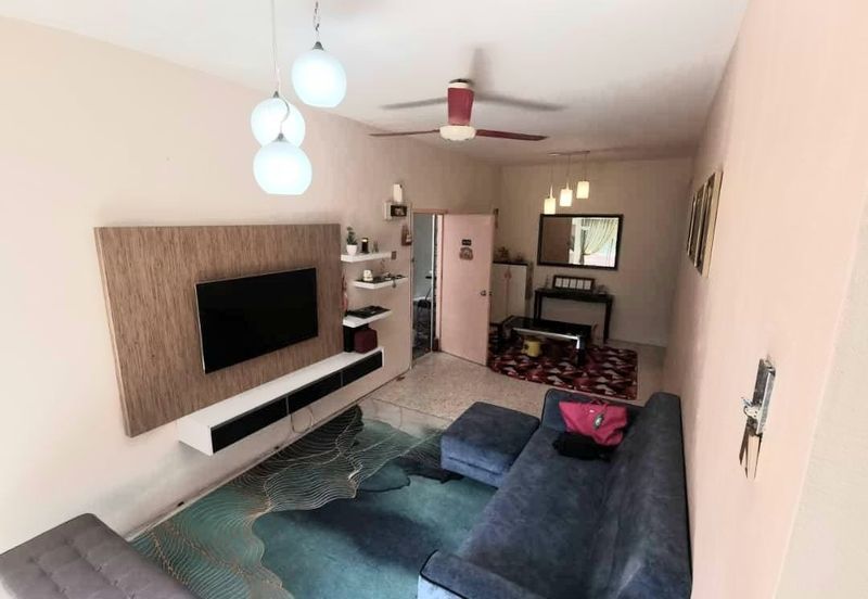 Sri Melor (Mulberry Court)