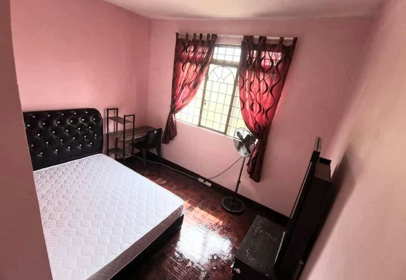 Sri Melor (Mulberry Court)