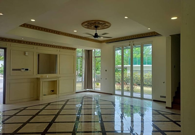 2 storey Bungalow with cosy environment