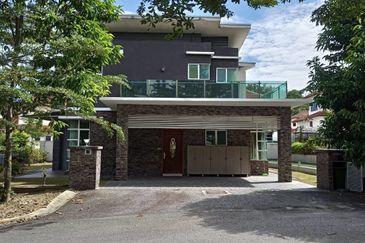 2 storey Bungalow with cosy environment