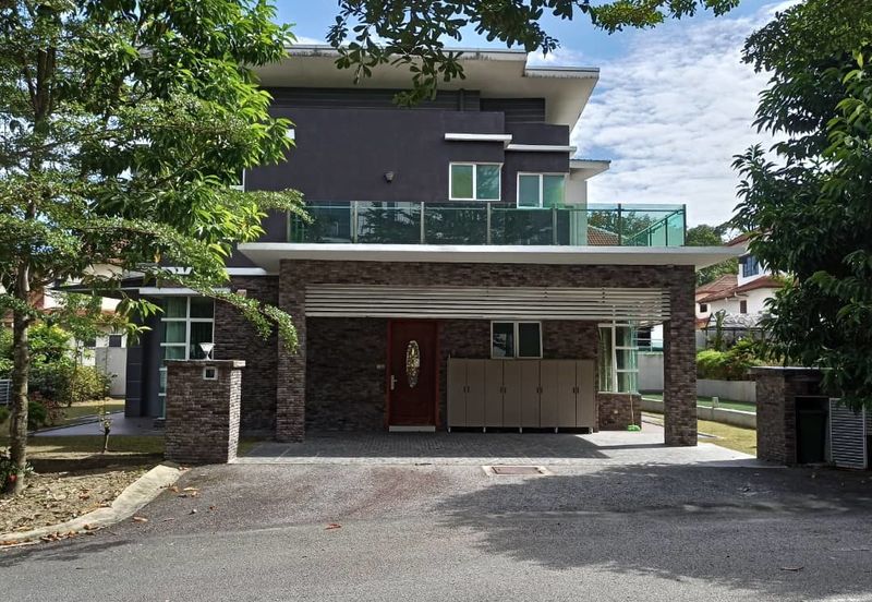 2 storey Bungalow with cosy environment