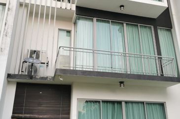 Symphony Hills Schumann