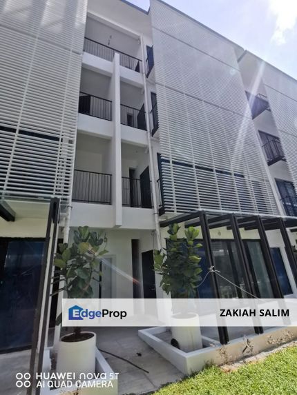 AMANARA RESIDENCE WALKING DISTAND TO UPTOWN LRT , Selangor, Kayu Ara