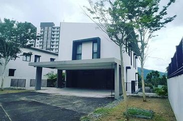 20 Trees West Corner Lot Bungalow Bug Land Taman Melawati