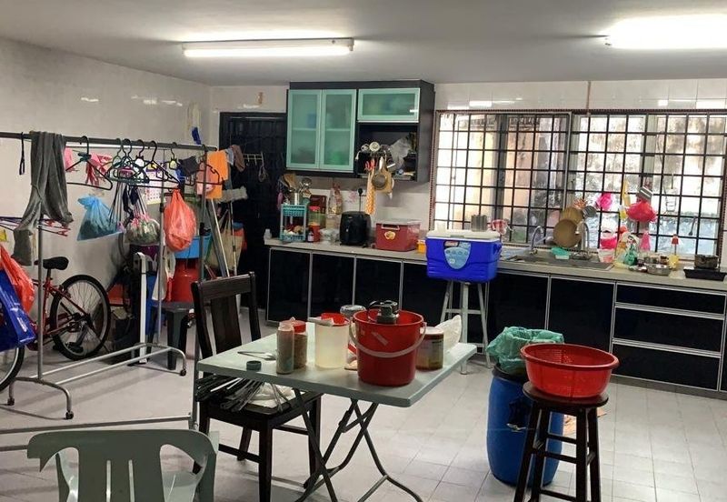 2 sty Renovated Extended Link at Taman Kelab Ukay