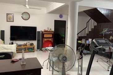 2 sty Renovated Extended Link at Taman Kelab Ukay