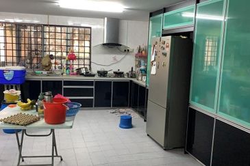 2 sty Renovated Extended Link at Taman Kelab Ukay