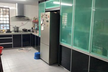 2 sty Renovated Extended Link at Taman Kelab Ukay