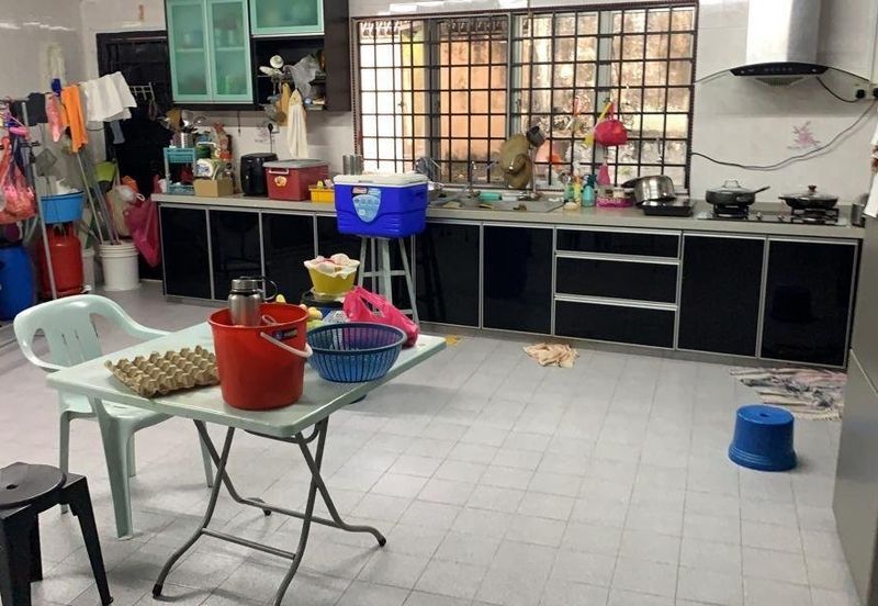 2 sty Renovated Extended Link at Taman Kelab Ukay